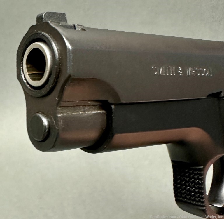 Smith & Wesson Model 5924 Pistol-img-2