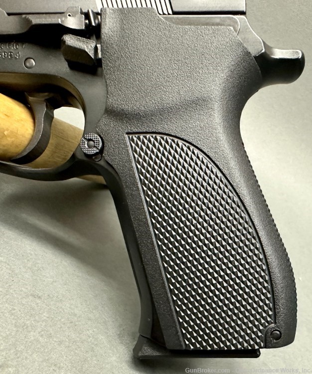 Smith & Wesson Model 5924 Pistol-img-12