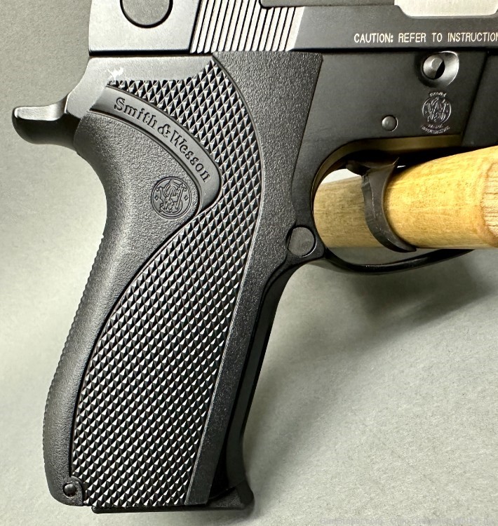 Smith & Wesson Model 5924 Pistol-img-16