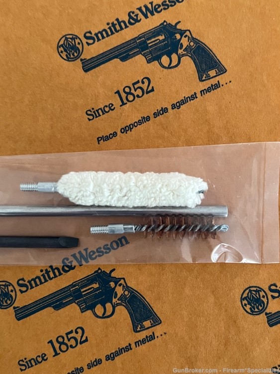 SMITH AND WESSON 357 / 38 CAL. FACTORY NEW CLEANING KIT 6 INCH BARREL-img-6