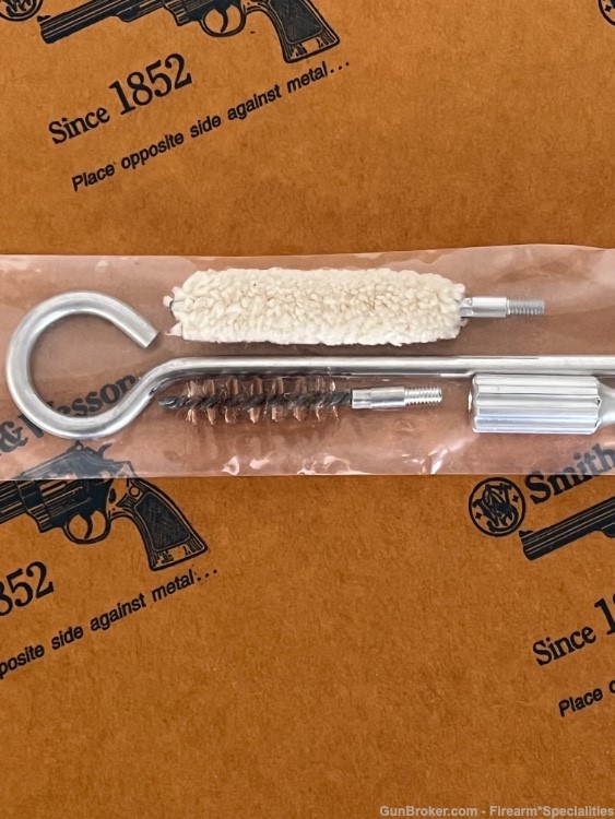 SMITH AND WESSON 357 / 38 CAL. FACTORY NEW CLEANING KIT 6 INCH BARREL-img-3