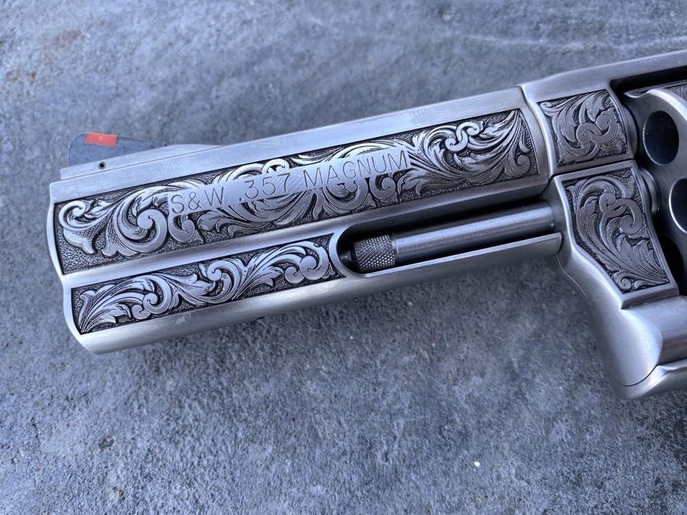 Smith & Wesson S&W 686 4" MLE Scroll AAA Custom Engraved by Altamont -img-7