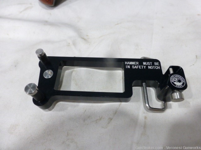 NIB NAA Mini Revolver Skeleton Belt Buckle 22 Mag Hard Case NAA-22MS-BBS-img-4
