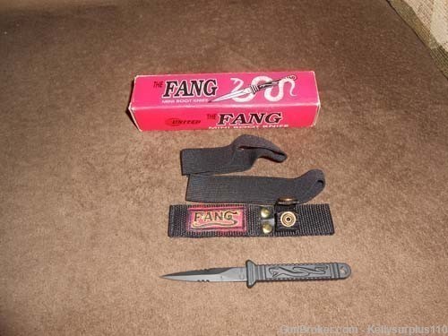  United The Fang Boot Knife - UC46-B-img-0