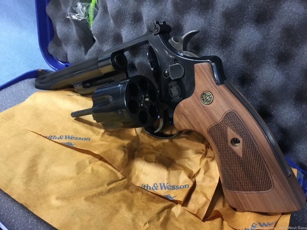 Smith & Wesson Model 57-6 .41 Mag-img-1