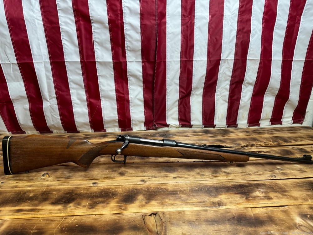 Winchester model 70 featherweight bolt action-img-0