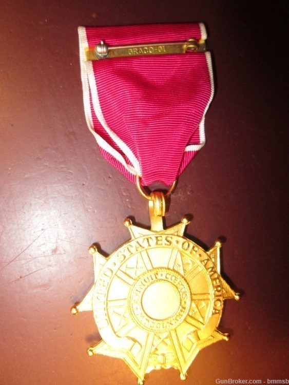 U.S. Military LEGION OF MERIT Medal-img-1