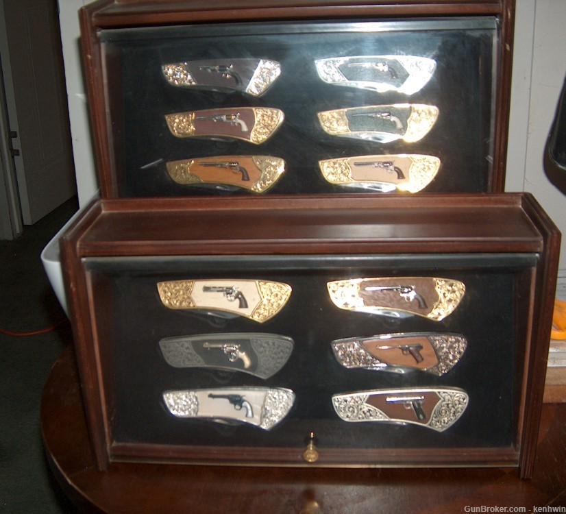 Franklin Mint, COLT Knives, in Display Cases-img-0
