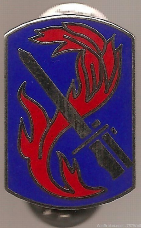 US Army 198th Infantry Regiment 1 1/8" DI Crest Enameled Metal Pin-img-0