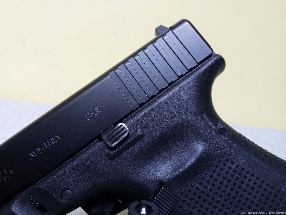 Glock 45 Semi Auto Pistol, 9x19, 4" Barrel, 1 Mag, Case-img-3