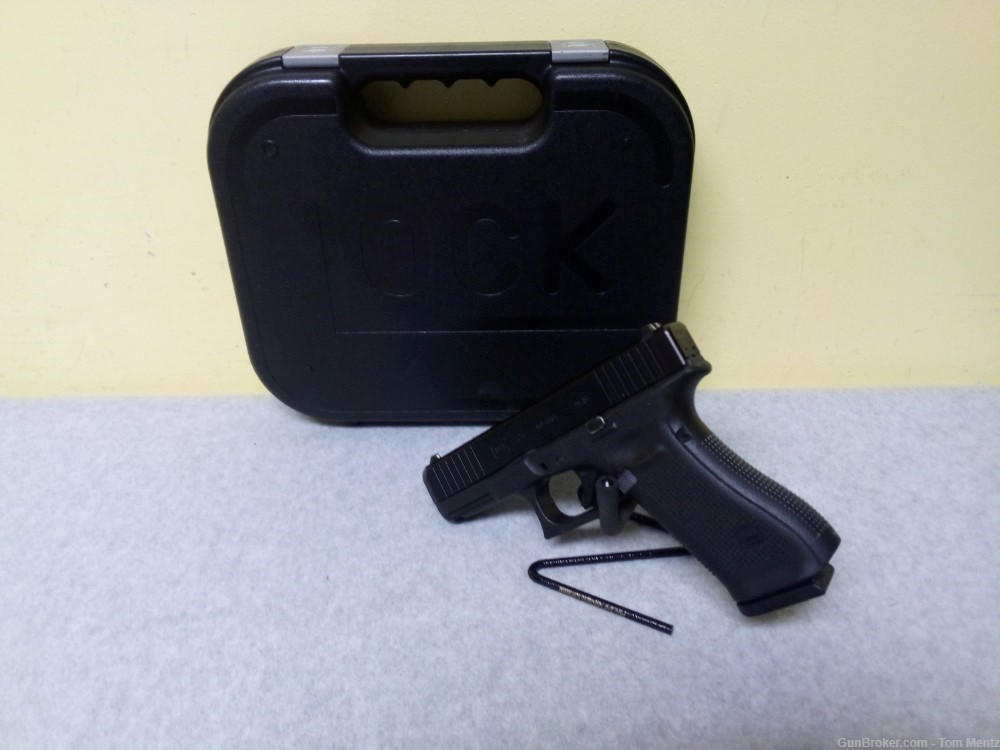 Glock 45 Semi Auto Pistol, 9x19, 4" Barrel, 1 Mag, Case-img-0
