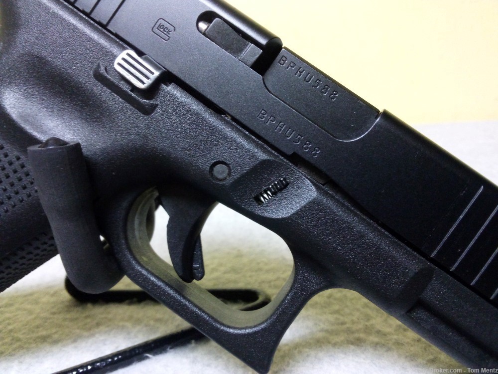 Glock 45 Semi Auto Pistol, 9x19, 4" Barrel, 1 Mag, Case-img-9