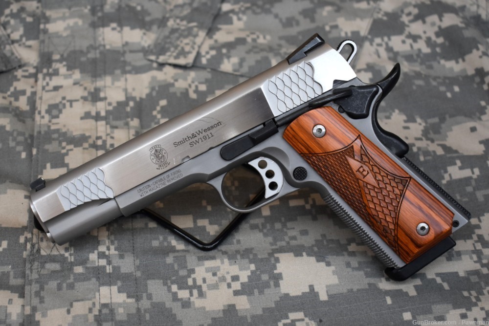 S&W SW1911 E-series in 45 ACP-img-0