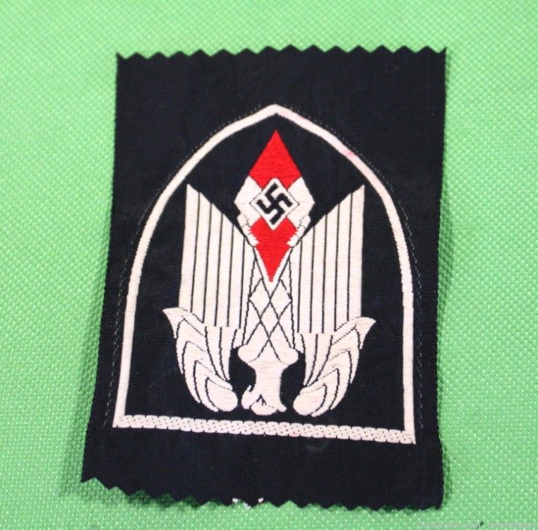 German WWII HJ Youth Standarte Flag Bearers Patch ZH-img-0