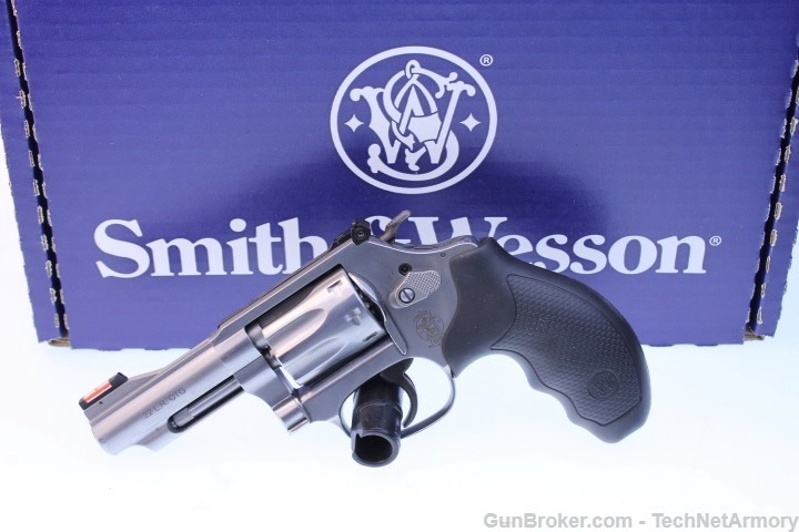 Smith + Wesson Model 63 3" .22LR 8 Round  Fiber Optic 162634 -img-9