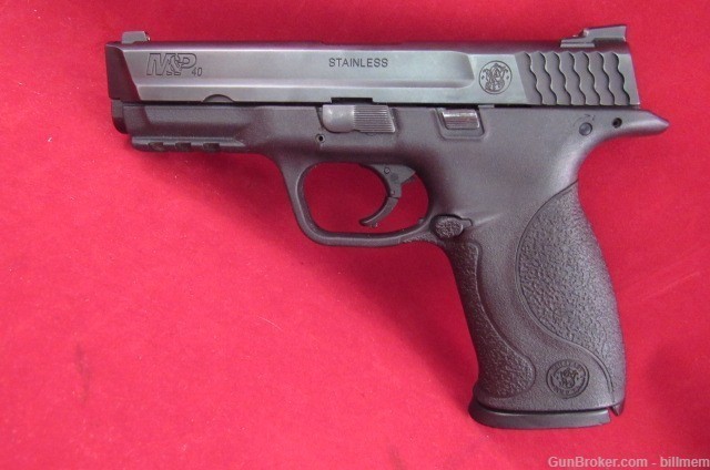 Smith & Wesson M&P40 4.25" Barrel w/ 1 15 round Mag -img-2