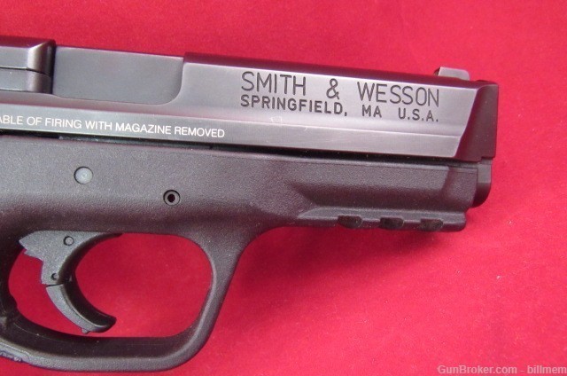 Smith & Wesson M&P40 4.25" Barrel w/ 1 15 round Mag -img-1