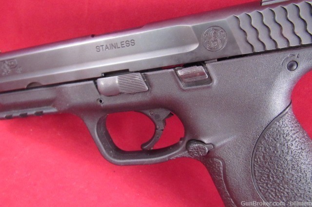 Smith & Wesson M&P40 4.25" Barrel w/ 1 15 round Mag -img-4