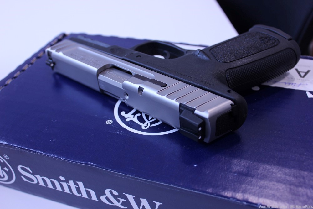 Brand New Smith & Wesson 223900 SD9 VE 9mm semi auto pistol! -img-8