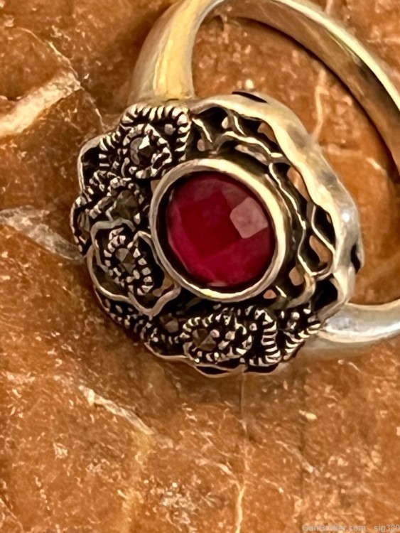 VINTAGE 1970s STERLING SILVER RUBY RING, 4 GRAMS-img-2