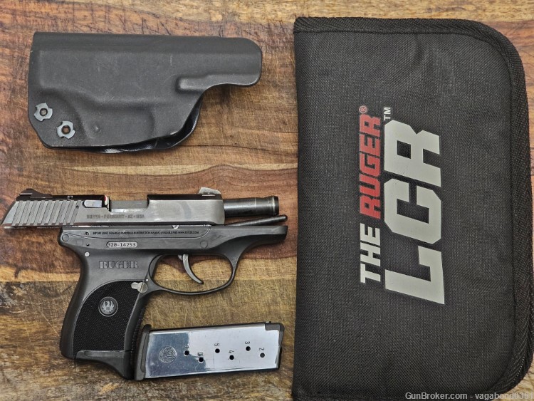 Ruger LC9 w/ IWB holster, 2mags, soft case-img-3