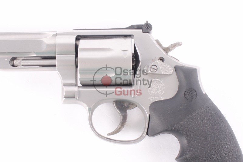 Smith & Wesson Pro Series 686 Plus - 5" .357 Magnum  - Brand New-img-4
