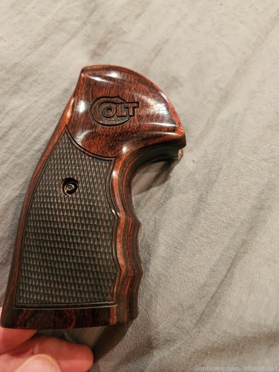 Wooden pistol grip for Colt Python , Custom.-img-1
