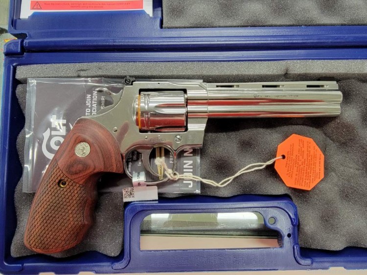 Colt Python .357 mag 6" Bbl. Talo Exclusive Stainless/Wood-img-1