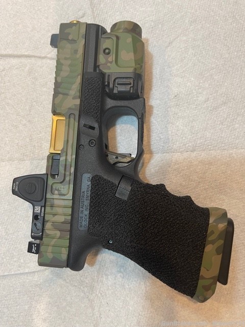 Glock 19 G3  w/Trijicon RMR MC color . Fowler industries.-img-1