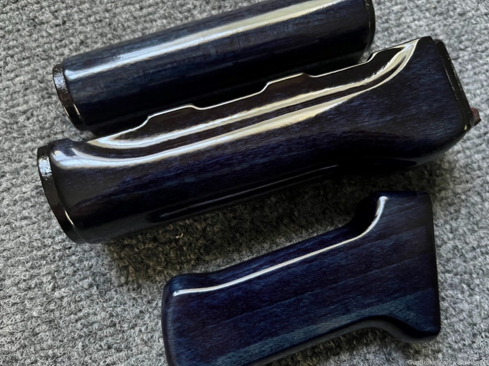 Yugo M85 / M92 Sapphire Blue Solid Wood Guard Set + Pistol Grip-img-0