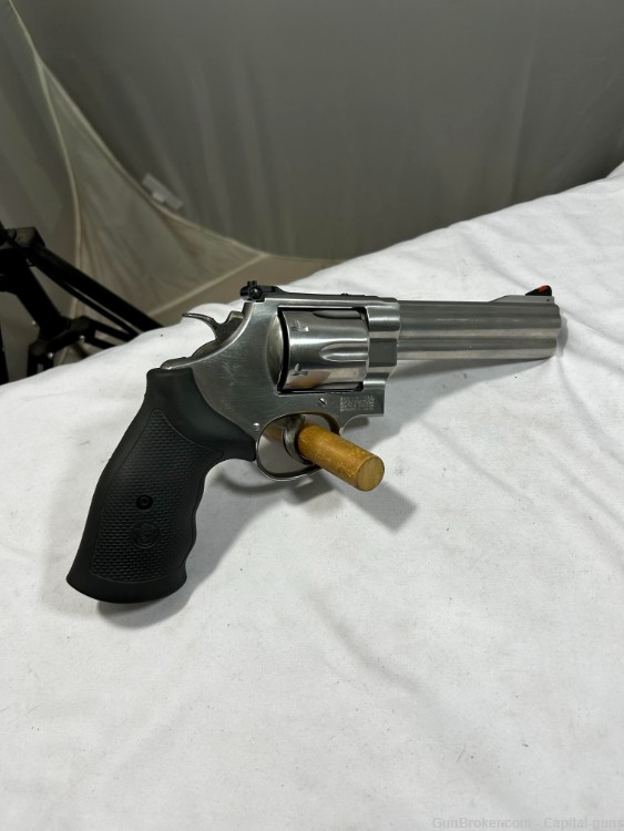 Smith and Wesson 629-6 .44mag-img-3