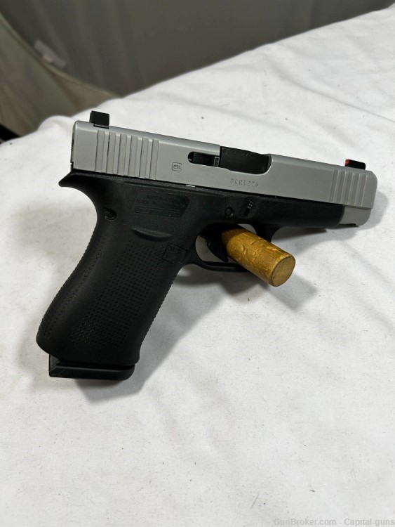 Glock 48 9mm w 5 mags and cross breed holster-img-4