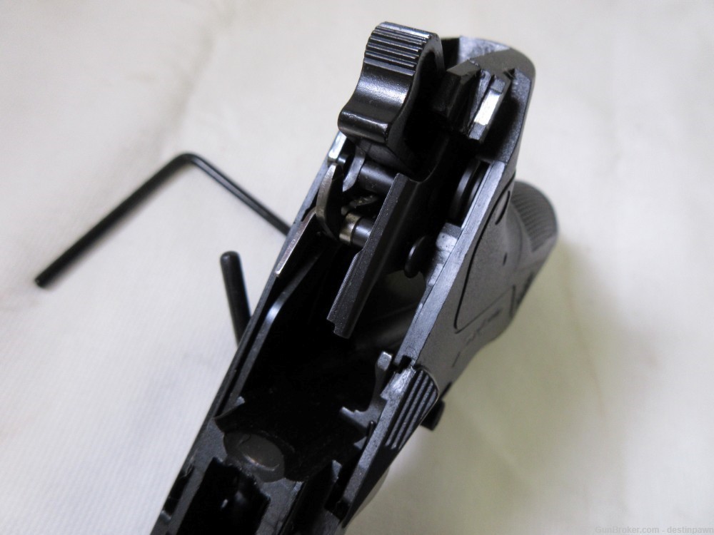 Beretta Px4 Storm Pistol .40 S&W-img-18