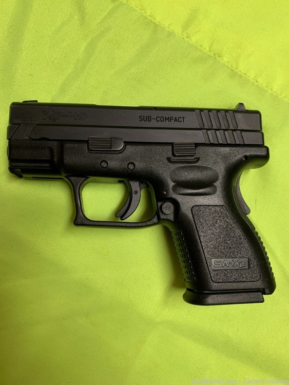Springfield XD 40s&w with accessories-img-5