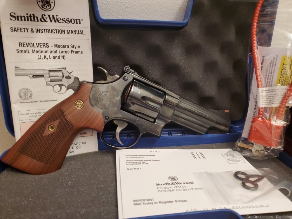 NEW *SMITH & WESSON MODEL 29* .44MAG 6 RDS CAPACITY 4' BARREL -img-1