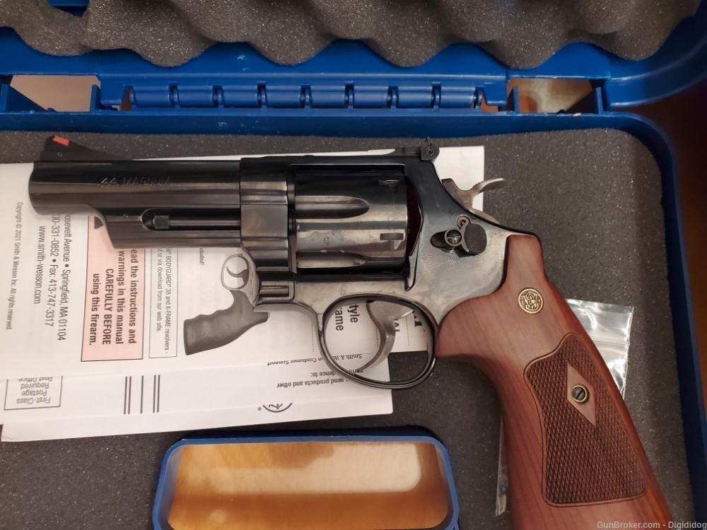 NEW *SMITH & WESSON MODEL 29* .44MAG 6 RDS CAPACITY 4' BARREL -img-5