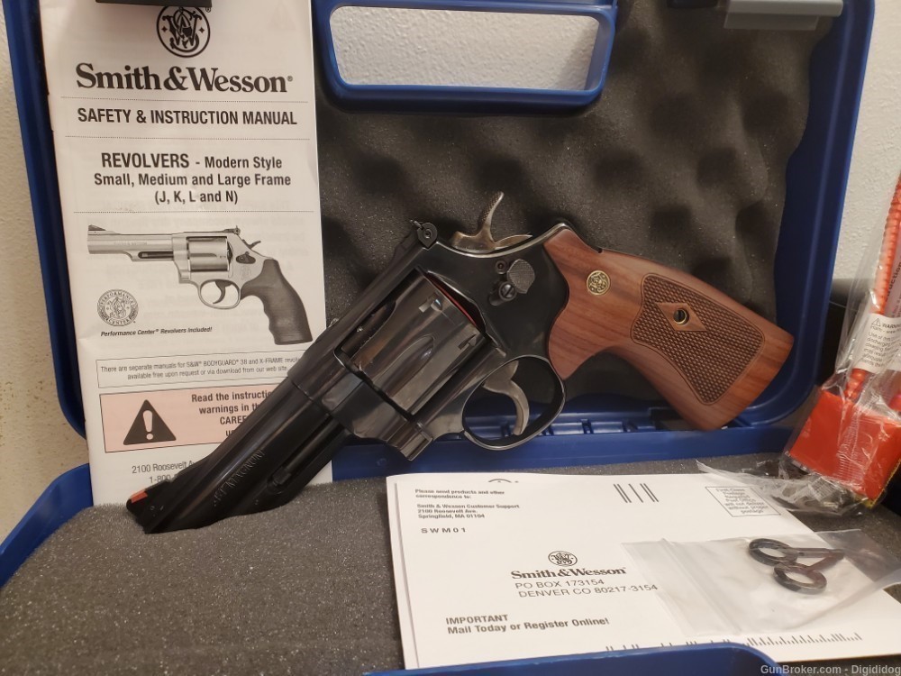 NEW *SMITH & WESSON MODEL 29* .44MAG 6 RDS CAPACITY 4' BARREL -img-0