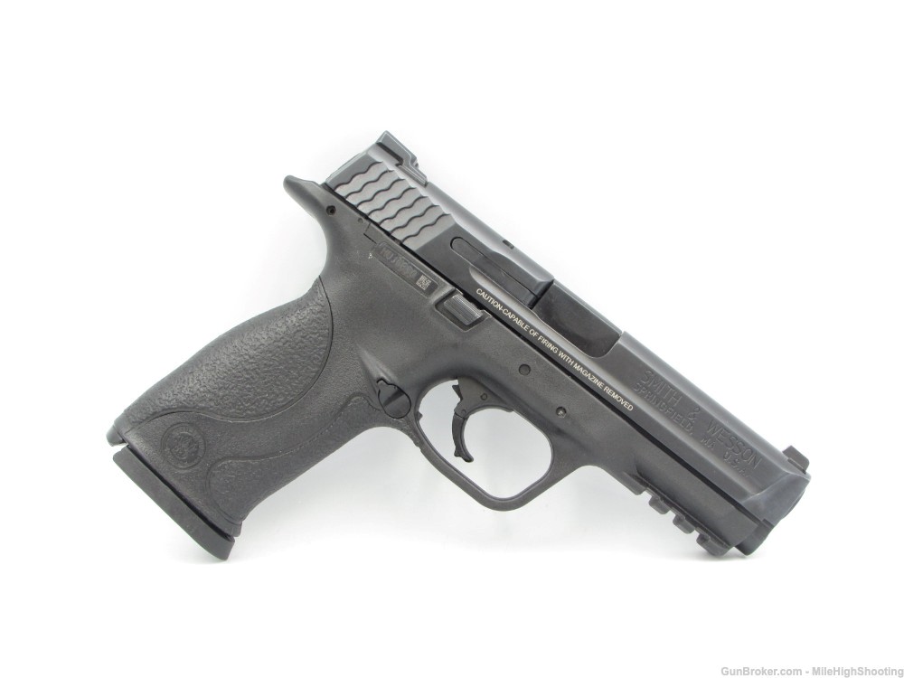 Police Trade-In: Smith & Wesson M&P9 4.25" 9mm 3-Dot Sights 309301-img-0