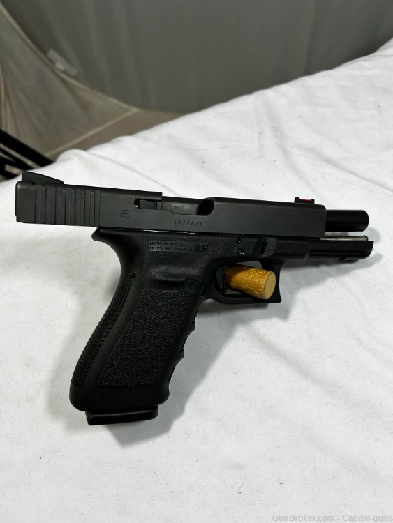 Glock 21 .45 with BOX and PAPERS-img-6