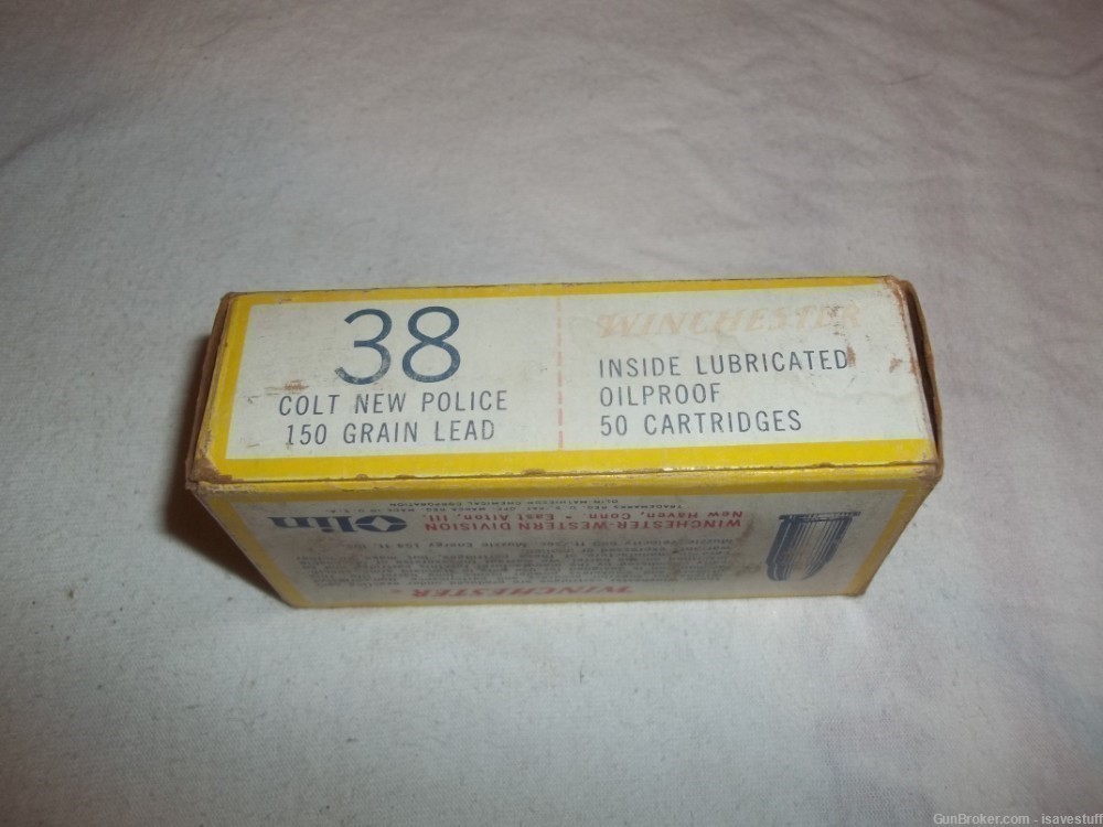 Vintage Winchester 38 COLT NEW POLICE 150gr Lead Cartridges 31 rds ammo-img-1