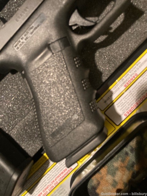 GLOCK G21 21 45 Auto  3 13rd mags 3rd Gen -img-9