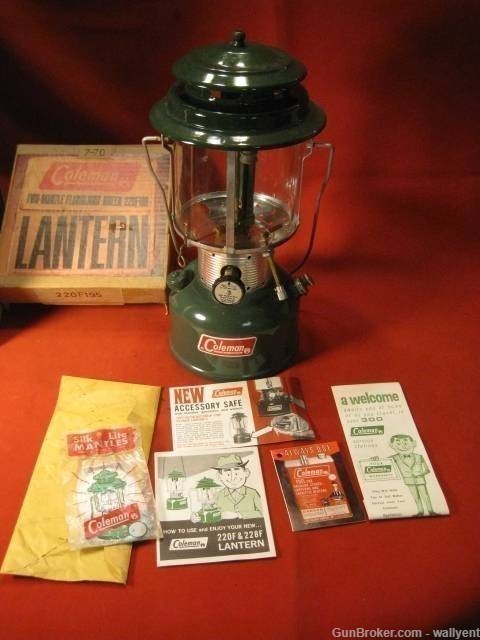 1970 Coleman Lantern 220F195 7-70 Sunshine of The Night Box Manual-img-0