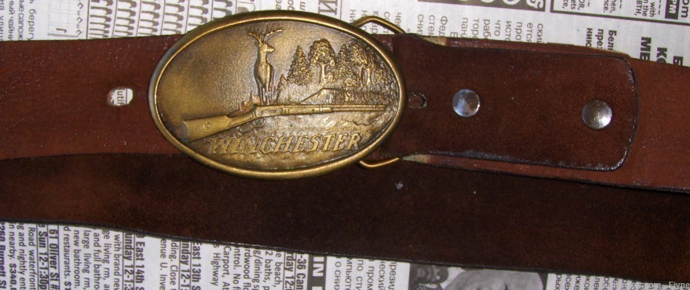 Winchester Deer Hunting Rifle 1970s Indiana Metal Craft Oval Belt Buckle + -img-1