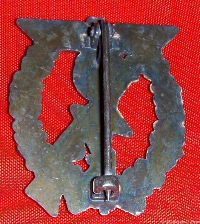 Third Reich Germany WWII era. German Badge REPRODUCTION.-img-1