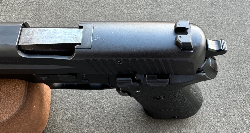 Sig Sauer P220 .45 ACP, All German-Made Gun, 1990s-img-20