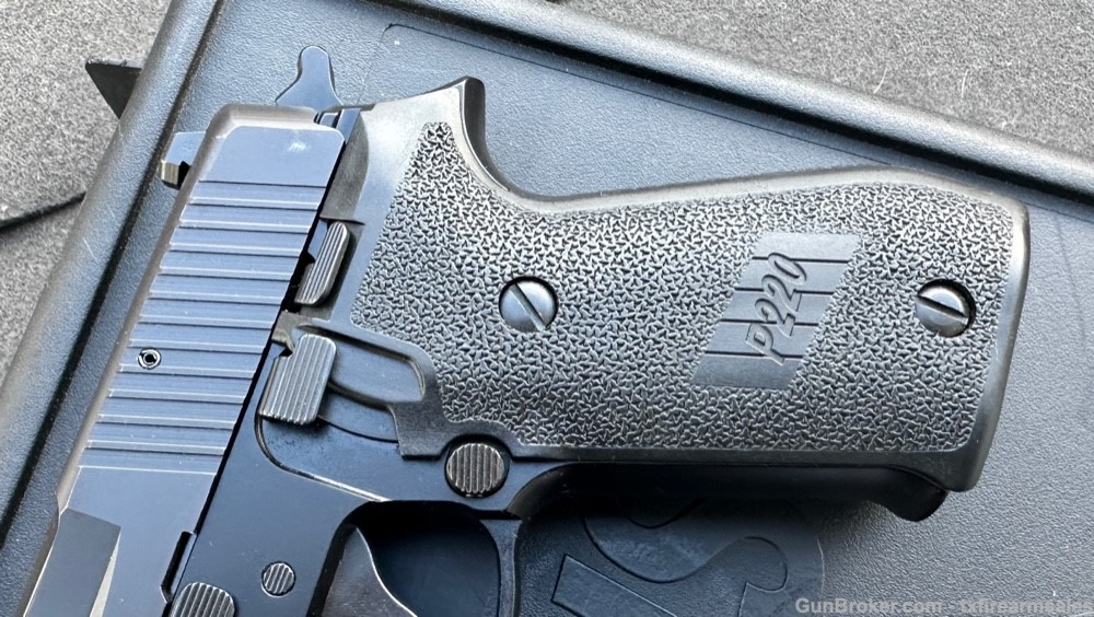 Sig Sauer P220 .45 ACP, All German-Made Gun, 1990s-img-1