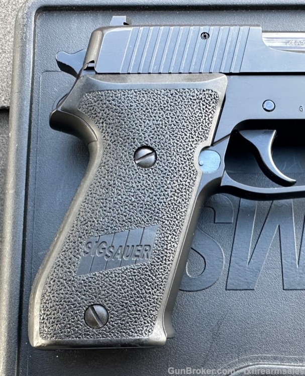 Sig Sauer P220 .45 ACP, All German-Made Gun, 1990s-img-12