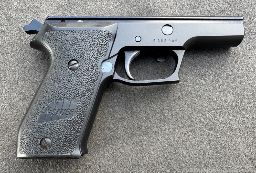 Sig Sauer P220 .45 ACP, All German-Made Gun, 1990s-img-31