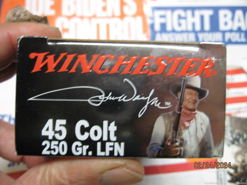 Scarce JOHN WAYNE 45 COLT Winchester 2007 Collector Ammo ;other JW Cals too-img-1