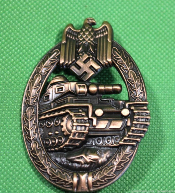 German WWII Army Heer Bronze Tank Assault Badge ZD-img-0